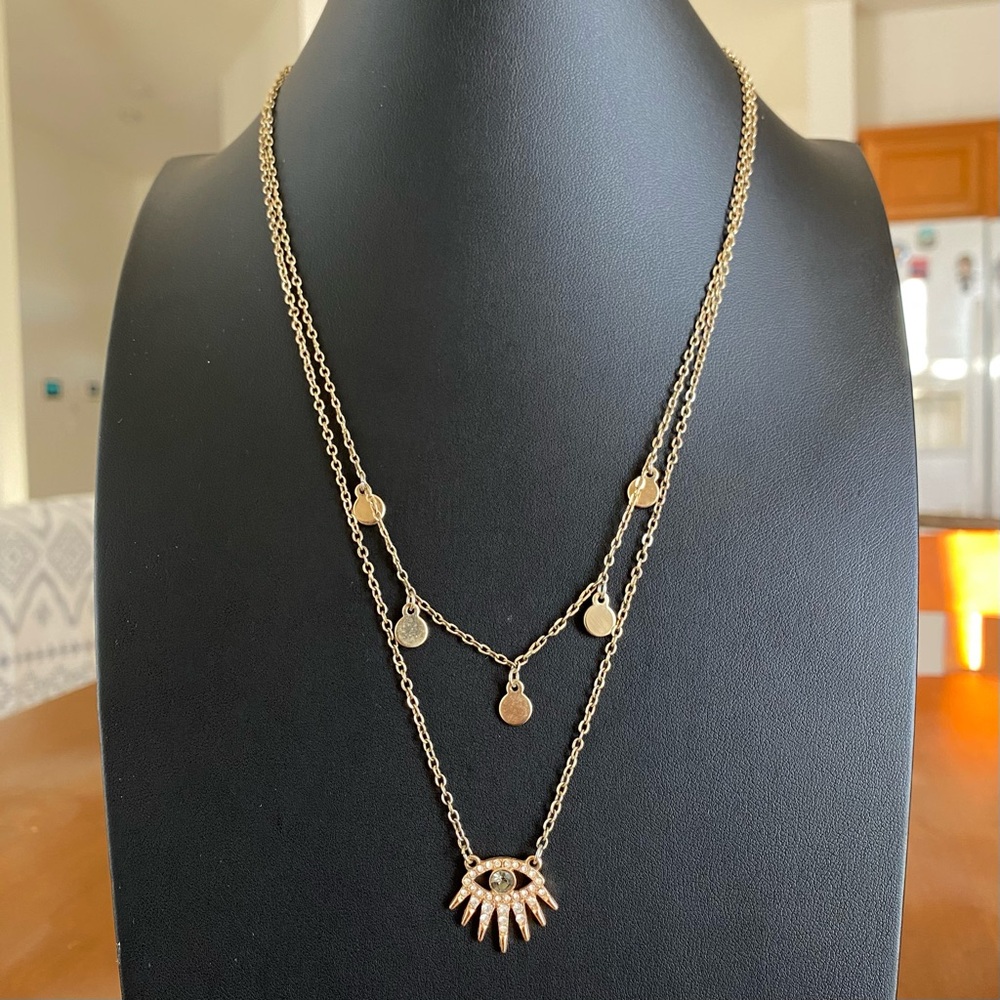 Elegant Eye Design Gold Layered Necklace